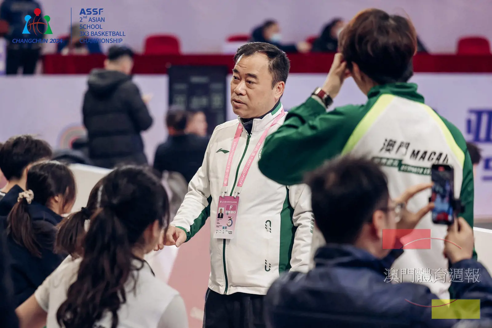 A9 教青局廳長陳旭偉帶隊，為隊伍帶來不少實在的支援。(受訪者提供).jpg